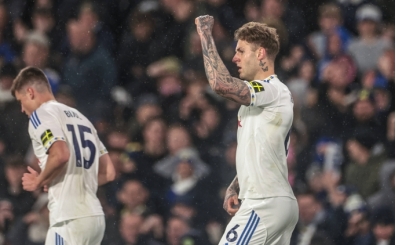 Leeds United'dan West Ham'a erken darbe