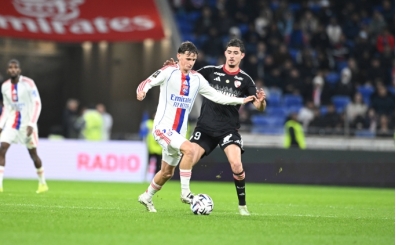 Lyon, 90+1'de galibiyete uzandı!
