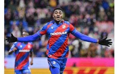 Galatasaray'dan s�rpriz golc� hamlesi!