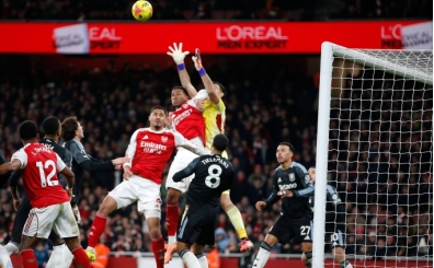 Arsenal'den Aston Villa'ya g�zda��: 11 ma�l�k seriyi bitirdiler!