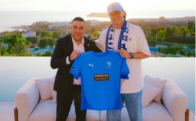 David Luiz'den artan imza!