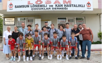 Kadıköyspor altyapı futbolcularından LÖSAM'a anlamlı ziyaret