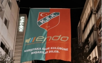 Karşıyaka bayraklarla donatıldı