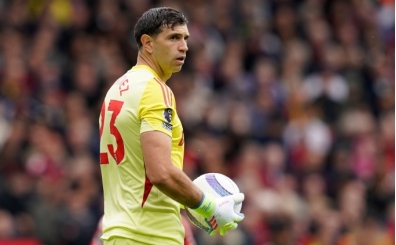 Emiliano Martinez, Manchester United'a doğru