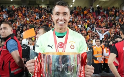 Icardi'den Muslera'ya mesaj; 'Bir yıl daha kal'