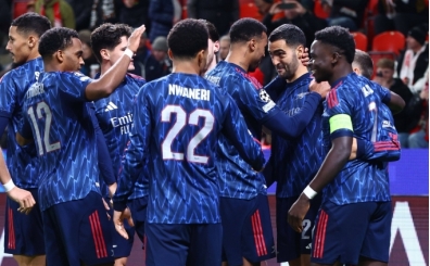 Arsenal, rekorlar kırdığı gecede rahat kazandı!