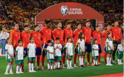 spanyollar motive: 'Bu gece parti var!'