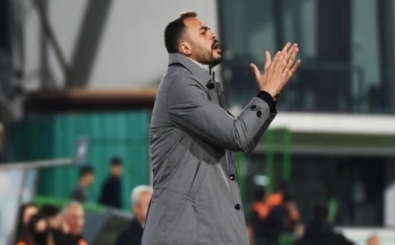 Manisa FK Ahmet Pekta� ile devam edecek