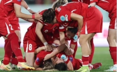 A Milli Kad�n Futbol Tak�m�'n�n Malta ve Kuzey �rlanda ma�lar� aday kadrosu a��kland�