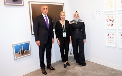TFF Ba�kan� Hac�osmano�lu, Ceferin'in e�inin resim sergisini ziyaret etti