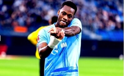 Jhon Duran yine kay�plara kar��t�!