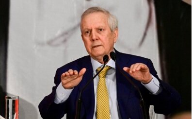 CANLI: Aziz Y�ld�r�m konu�uyor