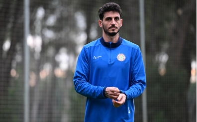 Samet Akaydin'den transfer cevab�! Ayr�l�yor mu?