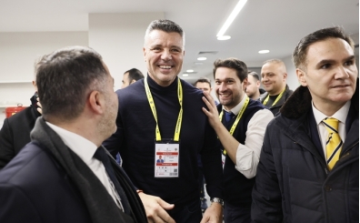 Derbide saha d���nda Sadettin Saran imzas�!