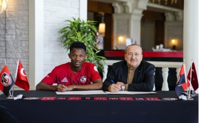 Gaziantep FK, Karamba Gassama'y� renklerine ba�lad�