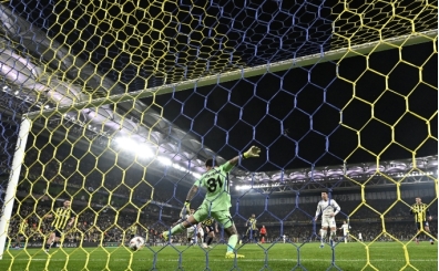 �ngiltere'de g�ndem Fenerbah�e: 'B�y�k bir s�navdan ge�tiler'