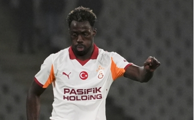 Galatasaray'da 3 futbolcuya uyar�!