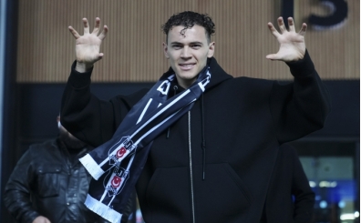 Asllani, Be�ikta� i�in �stanbul'da