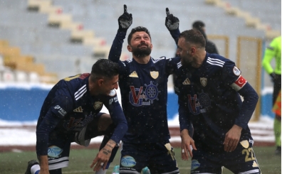 Erzurumspor, Sar�yer'i 4 golle ge�ti!