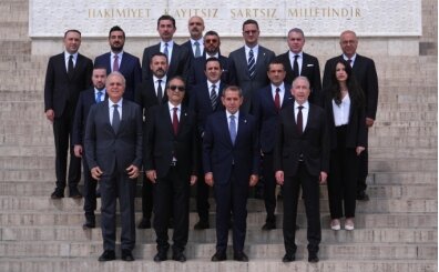 Dursun �zbek ve ekibinden An�tkabir'e ziyaret