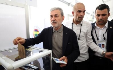 Aykut Kocaman, orta sahaya transfer istemiyor!