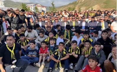 Bitlis 1916 Spor'un 3. Lig'e y�kselmesi kentte co�kuyla kutland�