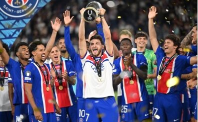 UEFA Süper Kupa şampiyonu Paris Saint-Germain, kupasını aldı