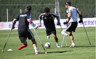 Ampute Futbol Milli Tak�m� d�nya kupas� i�in g�� depoluyor