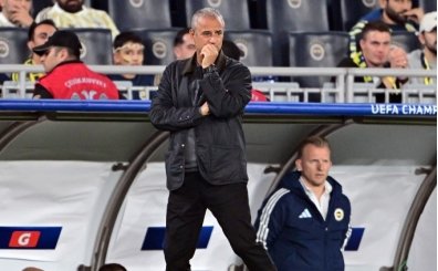 Fenerbah�e trib�nlerinde '�smail Kartal istifa' tezah�ratlar�