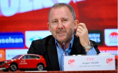 Sergen Yal��n imzay� att�: 'Art�k halk�n teknik direkt�r�y�m'