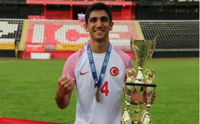 Alia�a FK'l� Semih Ayri� D�nya �ampiyonlu�u ya�ad�