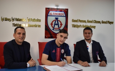 Alt�nordu'dan �ifte transfer