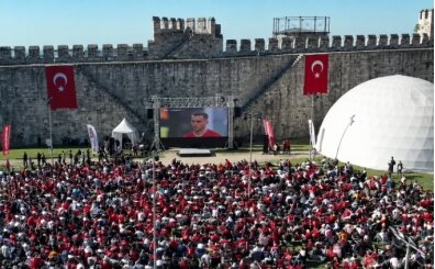 �stanbul'da tarihi hisarda milli heyecan