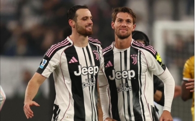Juventus'ta iki ayr�l�k birden!