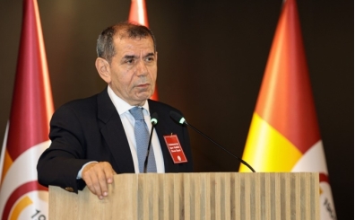 Dursun �zbek, soyunma odas�na gitti!