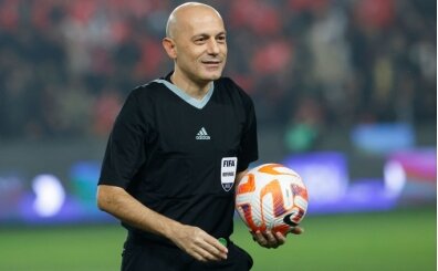 C�neyt �ak�r: 'Yapt���m i�ten �ok mutluyum'