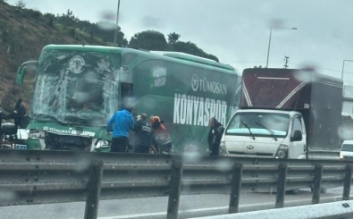 Konyaspor U19 Tak�m�, �stanbul'da kaza yapt�