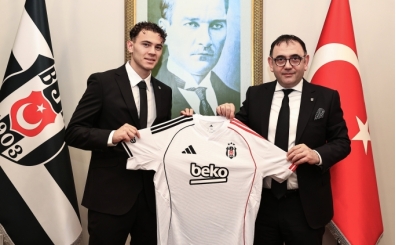 M�lteci teknesinden ye�il sahalara: Asllani