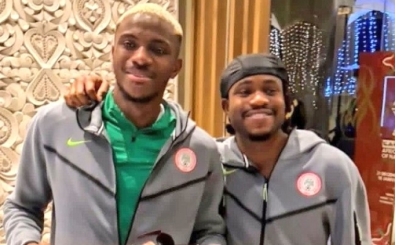 Osimhen-Lookman gerginli�i sonras� bar�� pozu