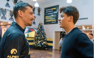 Arda G�ler'den Mert Hakan'a vefal� payla��m!