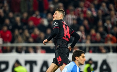Patrik Schick pe� pe�e att�, Bayern Leverkusen avantaj� kapt�