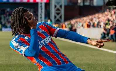 Crystal Palace evinde son dakikada kazand�