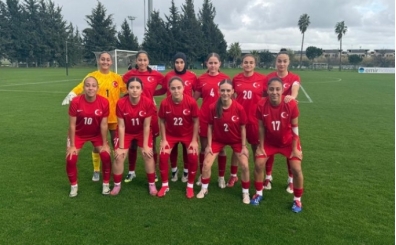 Gen� k�zlar�m�z K�rg�zistan'a gol oldu ya�d�