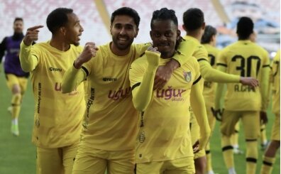 �stanbulspor, Sivasspor'un play-off umutlar�n� zora soktu!