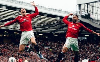 Manchester United'dan tarihi zafer!
