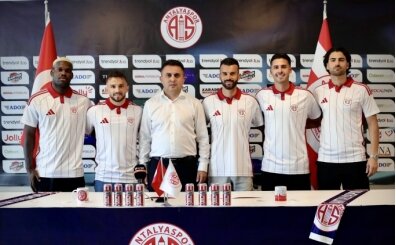 Antalyaspor'da 5 oyuncu birden imzalad�
