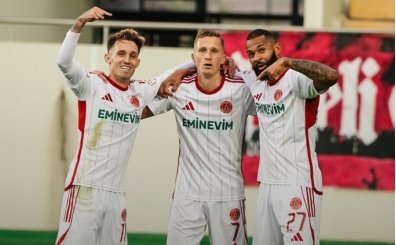 �mraniyespor, Vanspor'u iki golle ge�ti!