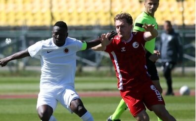 FIFA'dan 4 T�rk kul�b�ne transfer yasa��