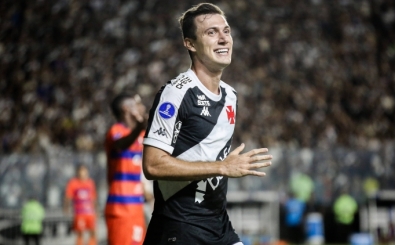 Be�ikta�'ta sol bek transferi i�in geri say�m: Lucas Piton