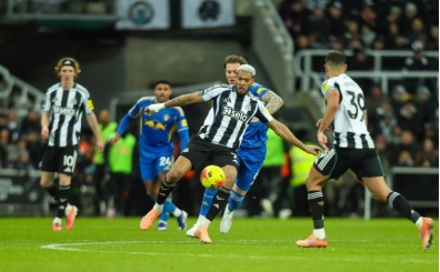 Nefes kesen ma�ta Newcastle, Leeds'i y�kt�!